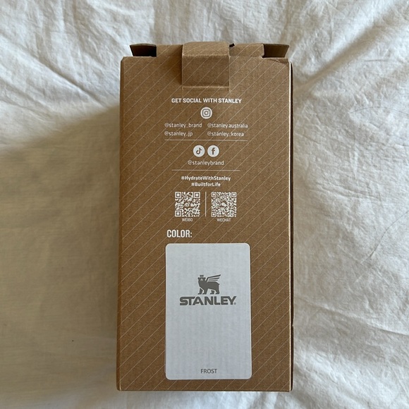 Stanley 20 oz Stainless Steel Ice Flow 2.0 Flip Straw Tumbler - Picture 3 of 4